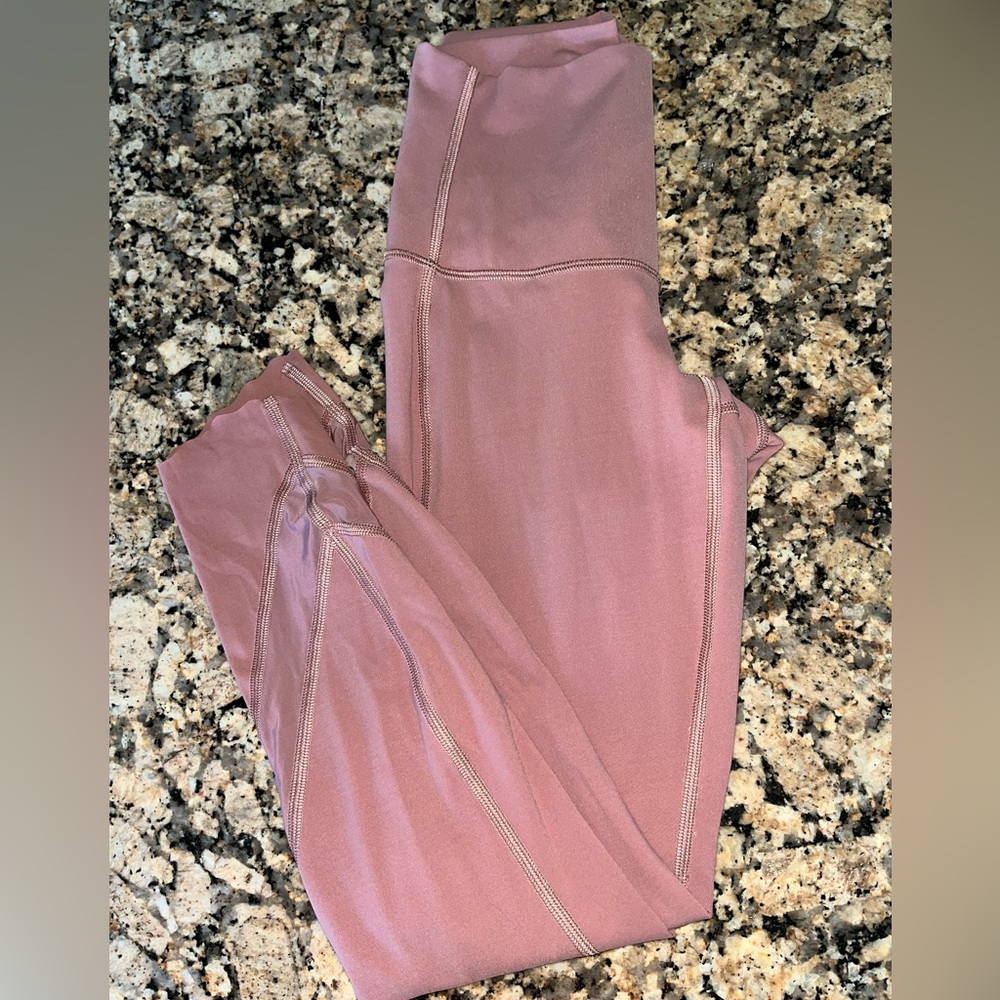 DISCONTINUED Size 2 LuluLemon Pink Leggings 25in